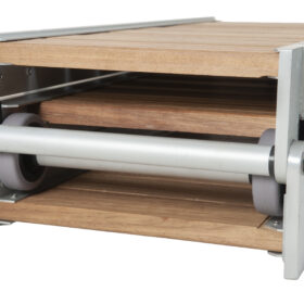 Furthermore, the 3-fold collapsible gangway, crafted from IPE wood, is designed for easy storage when not in use.