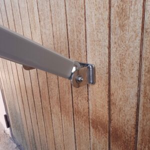 Board the ship securely with the sturdy stainless steel gangway stern bracket.